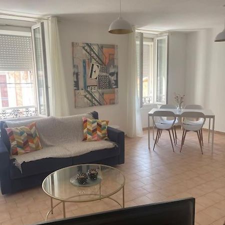 Appartement A 100 M De La Gare Port-de-Bouc Eksteriør billede