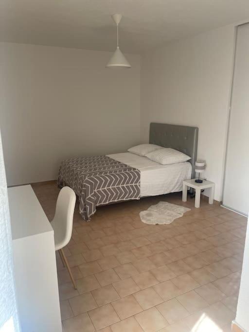 Appartement A 100 M De La Gare Port-de-Bouc Eksteriør billede